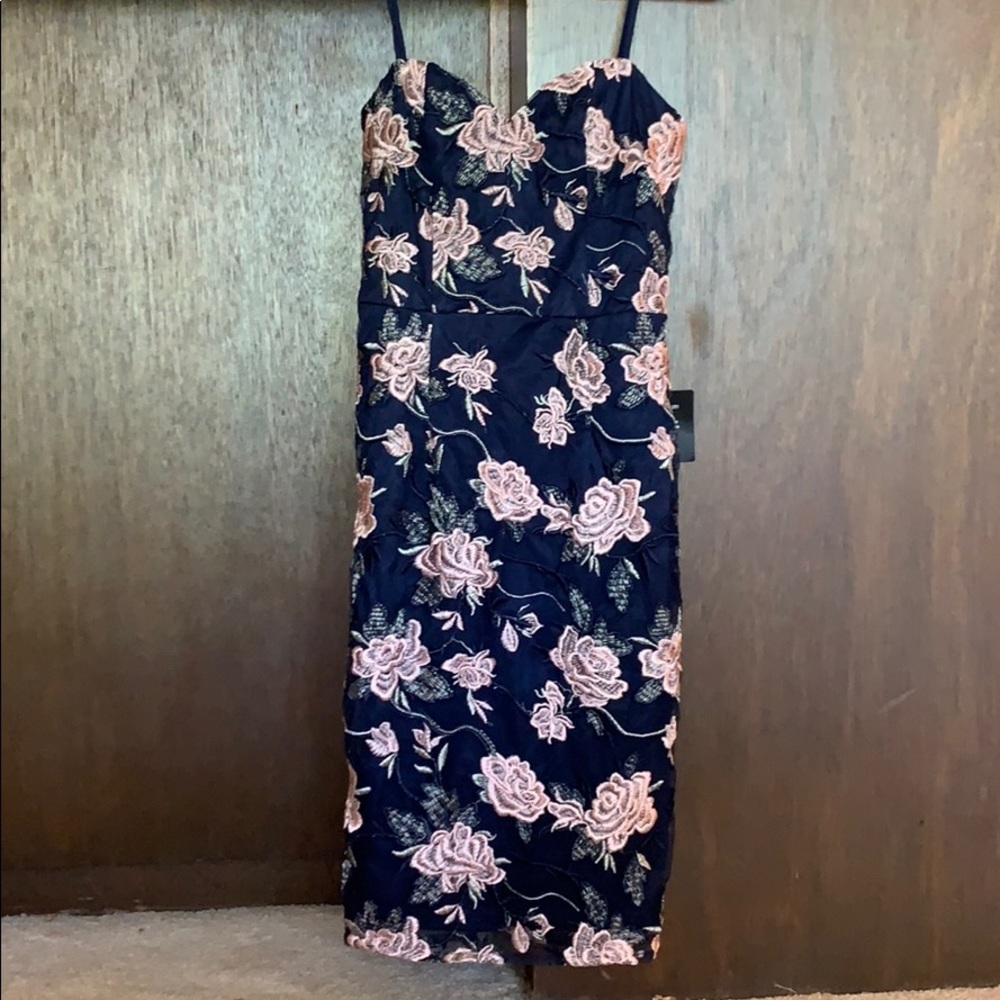 NWT Lulus Navy floral embroidered dress